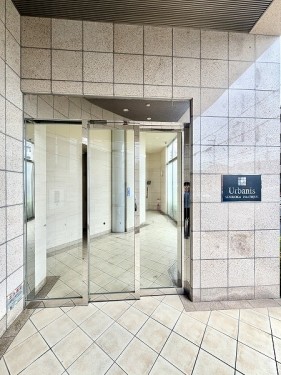 apartment 大阪府茨木市西駅前町5-8 関電不動産茨木ビル1階