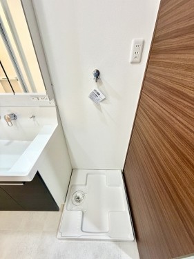 apartment 大阪府茨木市西駅前町5-8 関電不動産茨木ビル1階