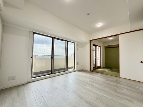 apartment 大阪府茨木市西駅前町5-8 関電不動産茨木ビル1階