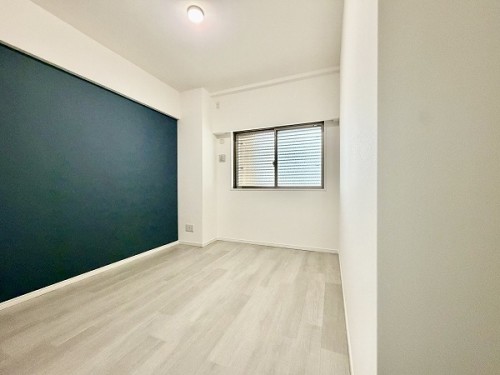 apartment 大阪府茨木市西駅前町5-8 関電不動産茨木ビル1階