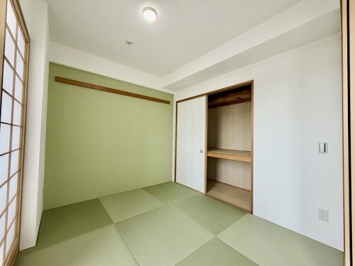 apartment 大阪府茨木市西駅前町5-8 関電不動産茨木ビル1階