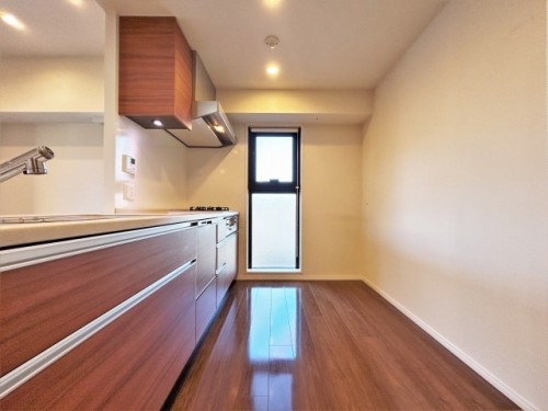 apartment 東京都台東区上野２丁目7-13 THE PARKS 8階