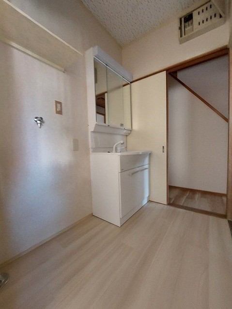 detached 大阪府泉南郡熊取町山の手台３丁目
地図を見る