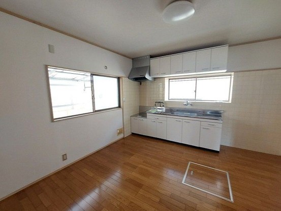 detached 大阪府泉南郡熊取町山の手台３丁目
地図を見る