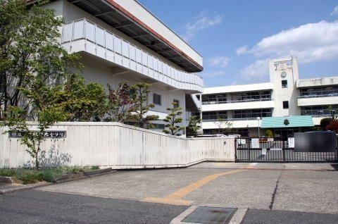 apartment 奈良県橿原市栄和町
地図を見る