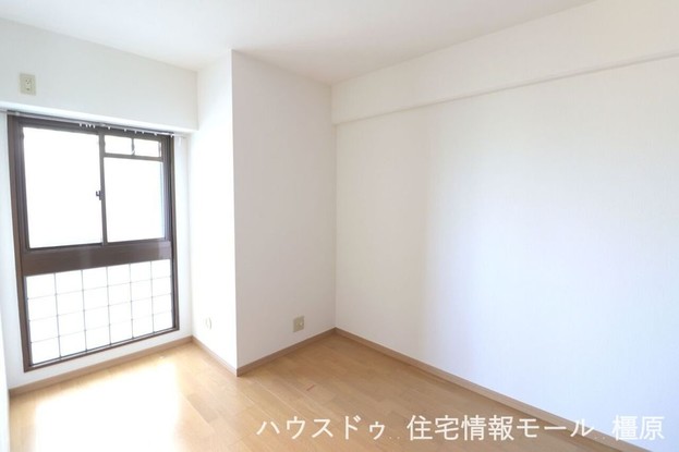 apartment 奈良県大和高田市旭南町
地図を見る