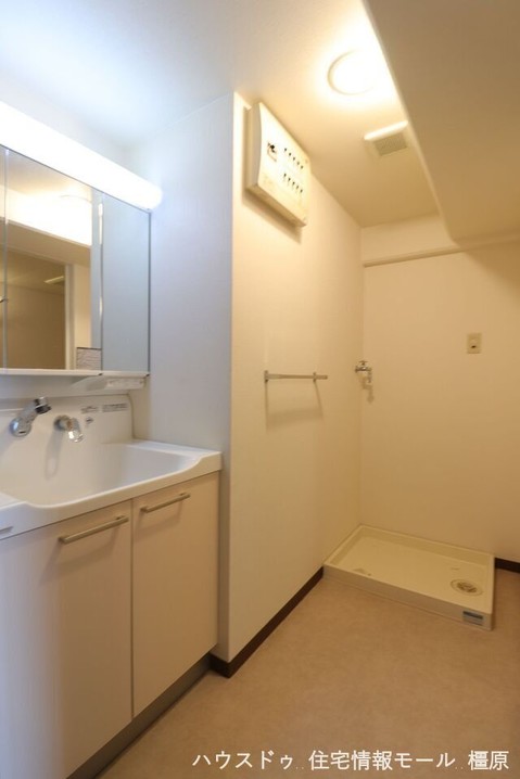 apartment 奈良県大和高田市旭南町
地図を見る