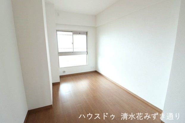 apartment 静岡県静岡市清水区楠新田
地図を見る