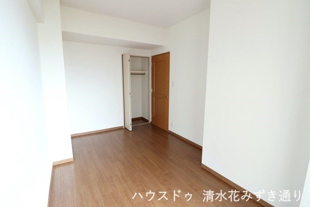 apartment 静岡県静岡市清水区楠新田
地図を見る