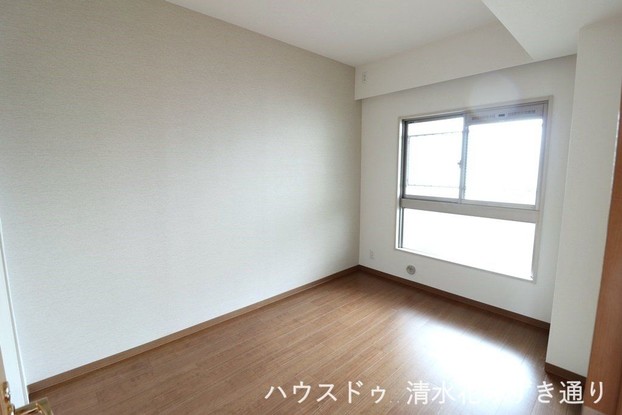 apartment 静岡県静岡市清水区楠新田
地図を見る