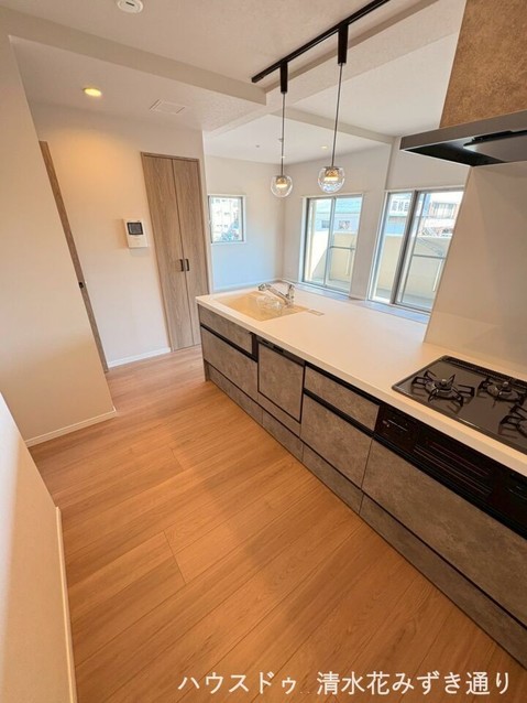 apartment 静岡県静岡市清水区江尻台町
地図を見る