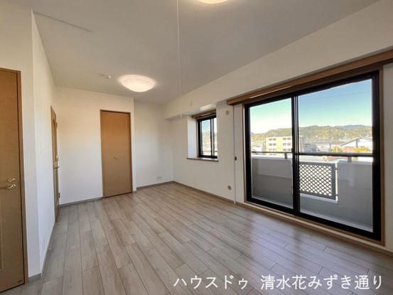 apartment 静岡県静岡市葵区上足洗４丁目
地図を見る
