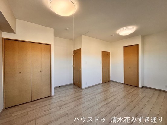 apartment 静岡県静岡市葵区上足洗４丁目
地図を見る