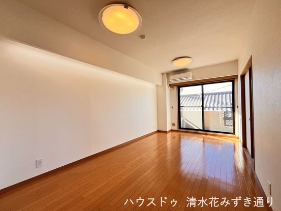 apartment 静岡県静岡市葵区上足洗４丁目
地図を見る