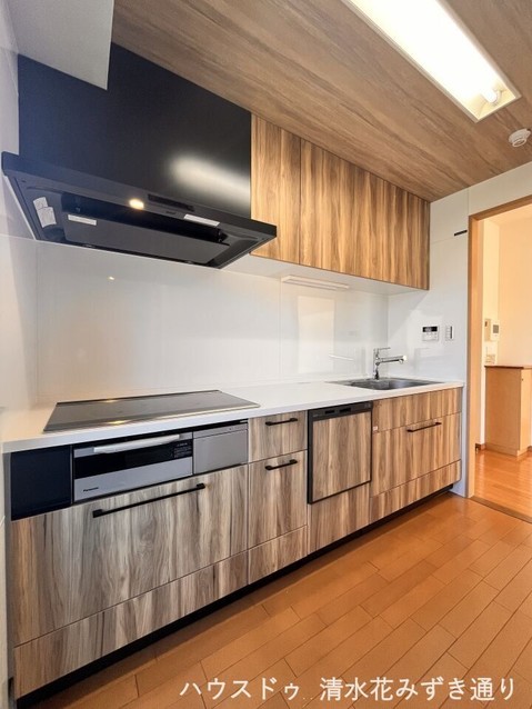 apartment 静岡県静岡市葵区上足洗４丁目
地図を見る