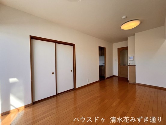 apartment 静岡県静岡市葵区上足洗４丁目
地図を見る