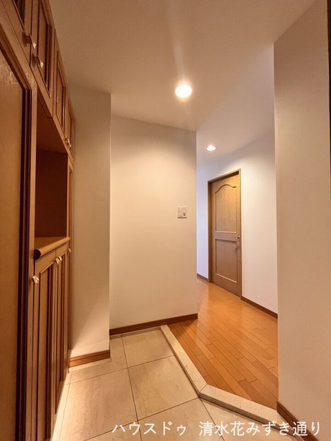 apartment 静岡県静岡市葵区上足洗４丁目
地図を見る