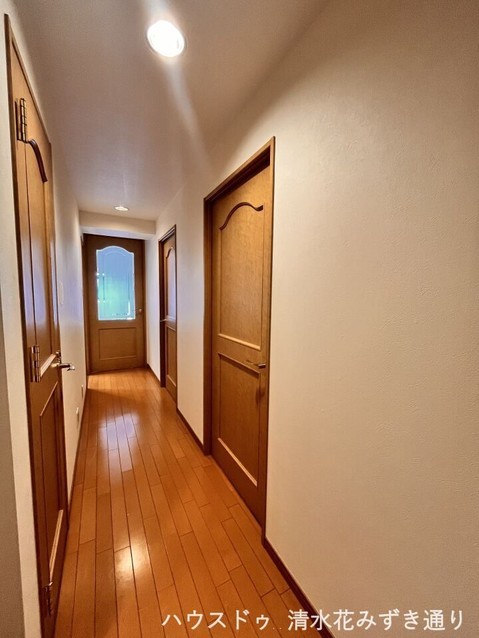 apartment 静岡県静岡市葵区上足洗４丁目
地図を見る