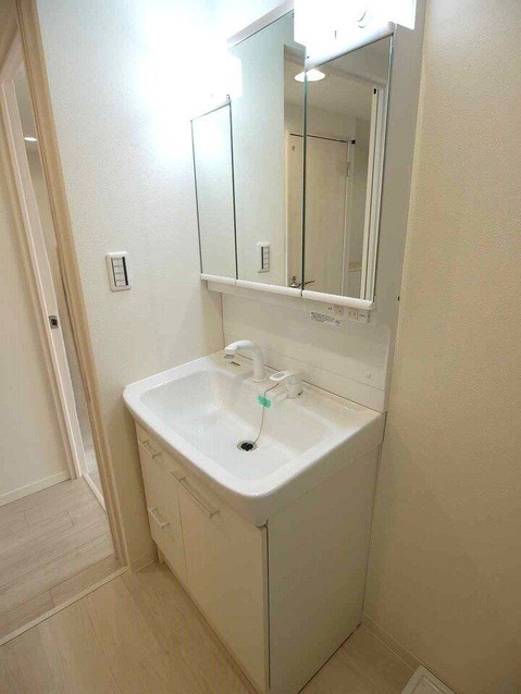 apartment 京都府京都市下京区烏丸通仏光寺下る大政所町680 インターワンプレイス烏丸Ⅱ　８階