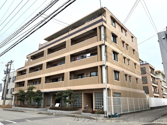 apartment 石川県野々市市御経塚２丁目30番地