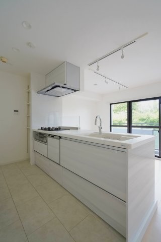 apartment 千葉県白井市南山１丁目
地図を見る