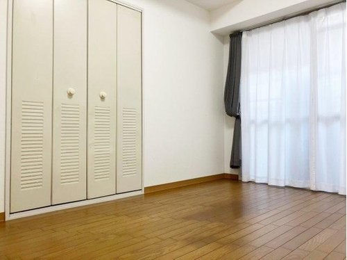 apartment 大阪府八尾市南植松町５丁目182番地 日本TPビル