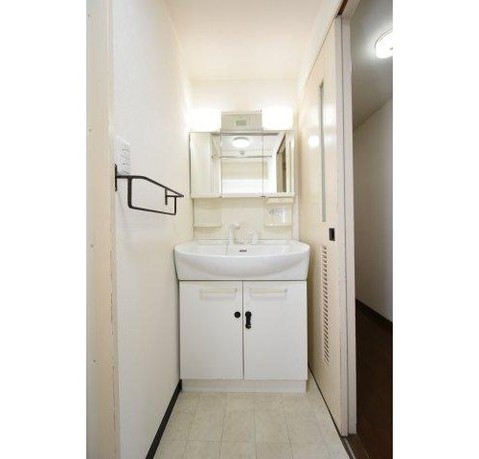 apartment 大阪府八尾市南植松町５丁目182番地 日本TPビル