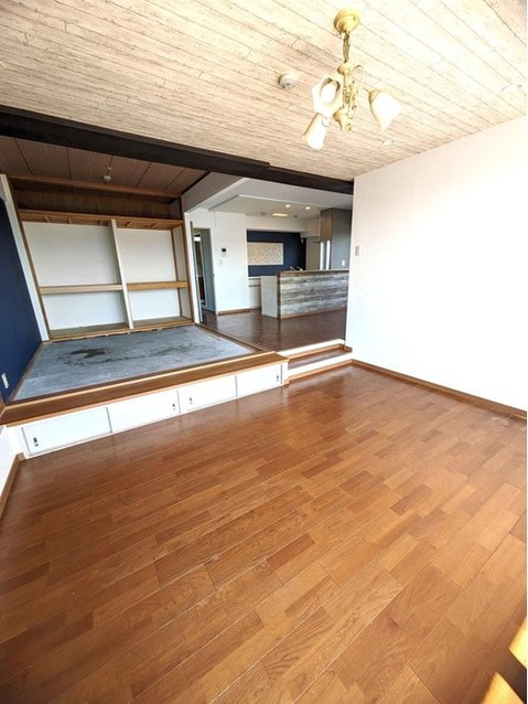 apartment 大阪府八尾市南植松町５丁目182番地 日本TPビル