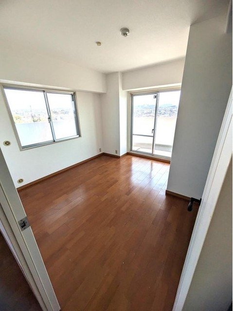 apartment 大阪府八尾市南植松町５丁目182番地 日本TPビル
