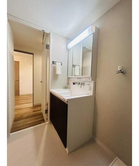 apartment 大阪府八尾市南植松町５丁目182番地 日本TPビル