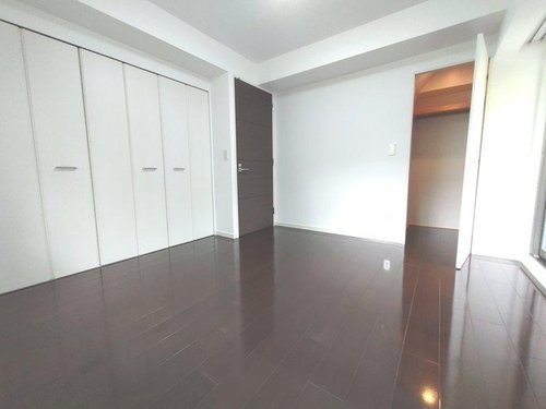 apartment 大阪府八尾市南植松町５丁目182番地 日本TPビル