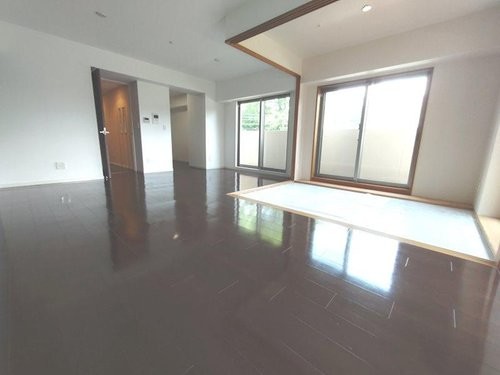 apartment 大阪府八尾市南植松町５丁目182番地 日本TPビル