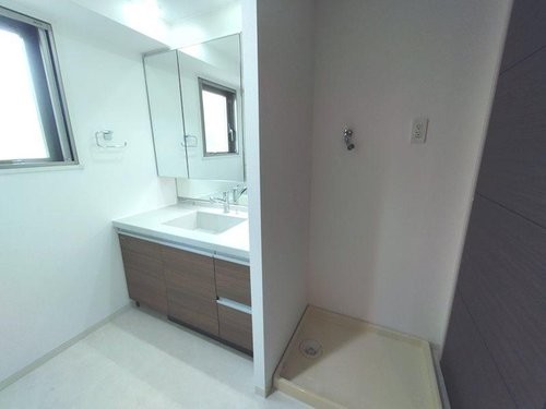 apartment 大阪府八尾市南植松町５丁目182番地 日本TPビル