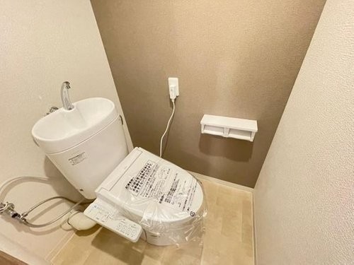 apartment 大阪府八尾市南植松町５丁目182番地 日本TPビル