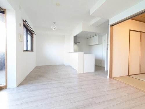 apartment 大阪府八尾市南植松町５丁目182番地 日本TPビル