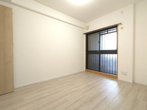 apartment 大阪府八尾市南植松町５丁目182番地 日本TPビル