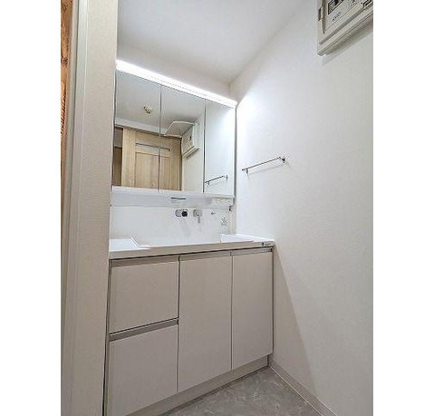 apartment 大阪府八尾市南植松町５丁目182番地 日本TPビル