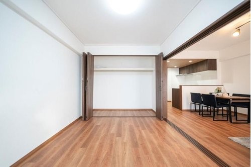 apartment 大阪府八尾市南植松町５丁目182番地 日本TPビル