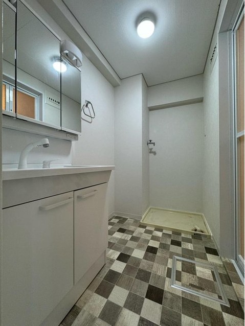 apartment 大阪府八尾市南植松町５丁目182番地 日本TPビル