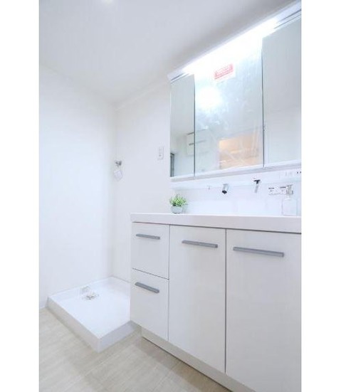 apartment 大阪府八尾市南植松町５丁目182番地 日本TPビル