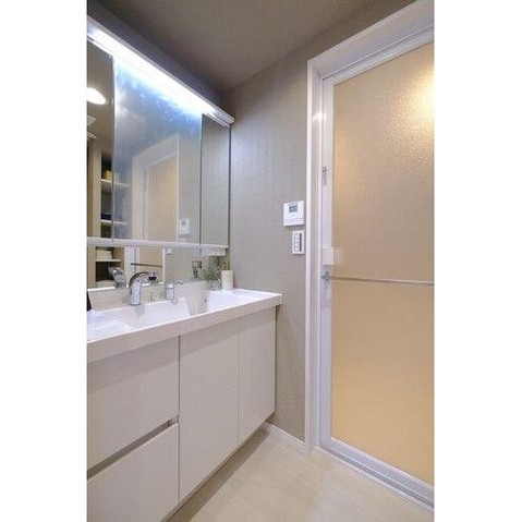 apartment 大阪府八尾市南植松町５丁目182番地 日本TPビル