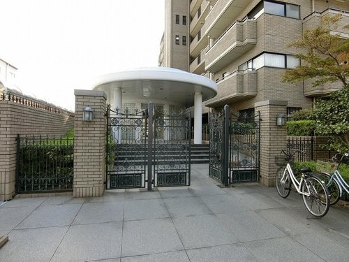apartment 大阪府八尾市南植松町５丁目182番地 日本TPビル
