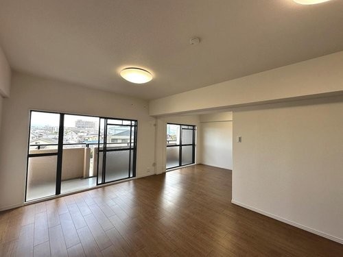 apartment 大阪府八尾市南植松町５丁目182番地 日本TPビル