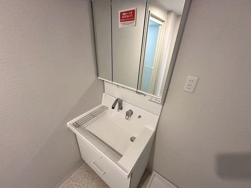 apartment 大阪府八尾市南植松町５丁目182番地 日本TPビル