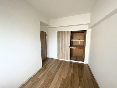 apartment 大阪府八尾市南植松町５丁目182番地 日本TPビル