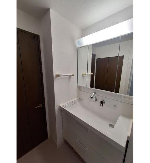 apartment 大阪府八尾市南植松町５丁目182番地 日本TPビル