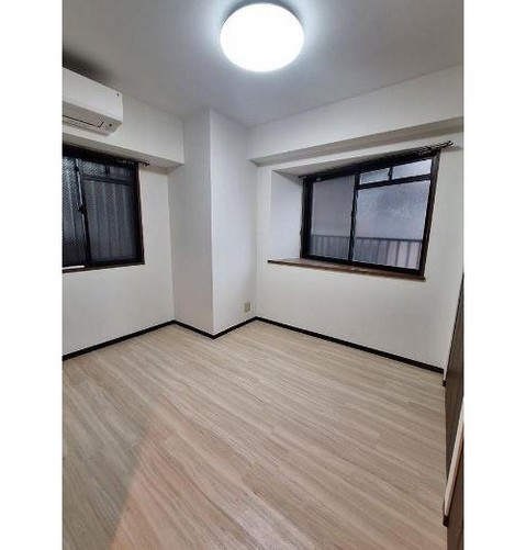 apartment 大阪府八尾市南植松町５丁目182番地 日本TPビル