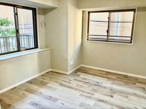 apartment 大阪府八尾市南植松町５丁目182番地 日本TPビル