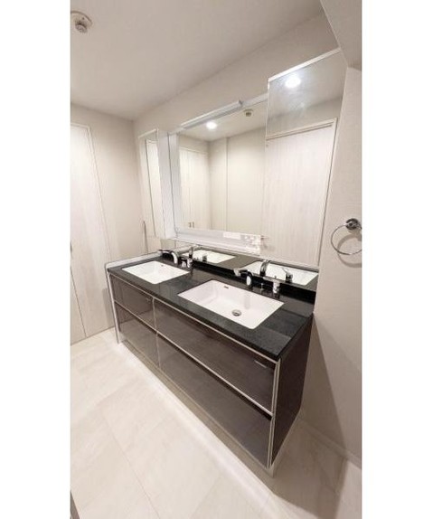 apartment 大阪府八尾市南植松町５丁目182番地 日本TPビル