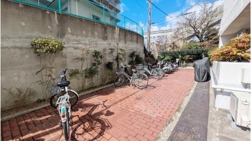 apartment 大阪府八尾市南植松町５丁目182番地 日本TPビル